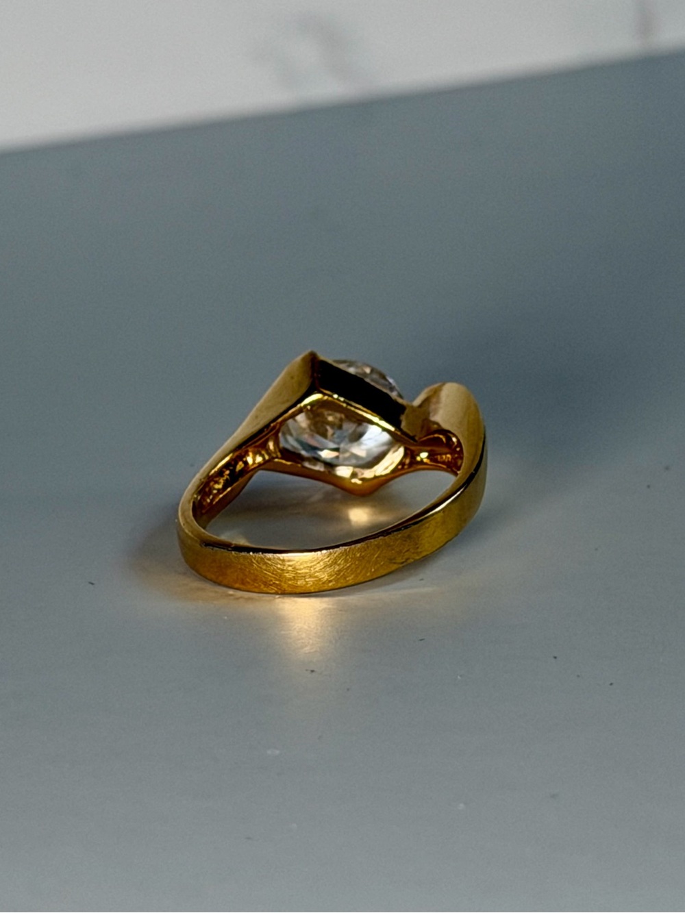 Vintage Gold Tone Solitaire Ring Large Clear Stone Size 8 Statement Ring - Picture 4 of 10